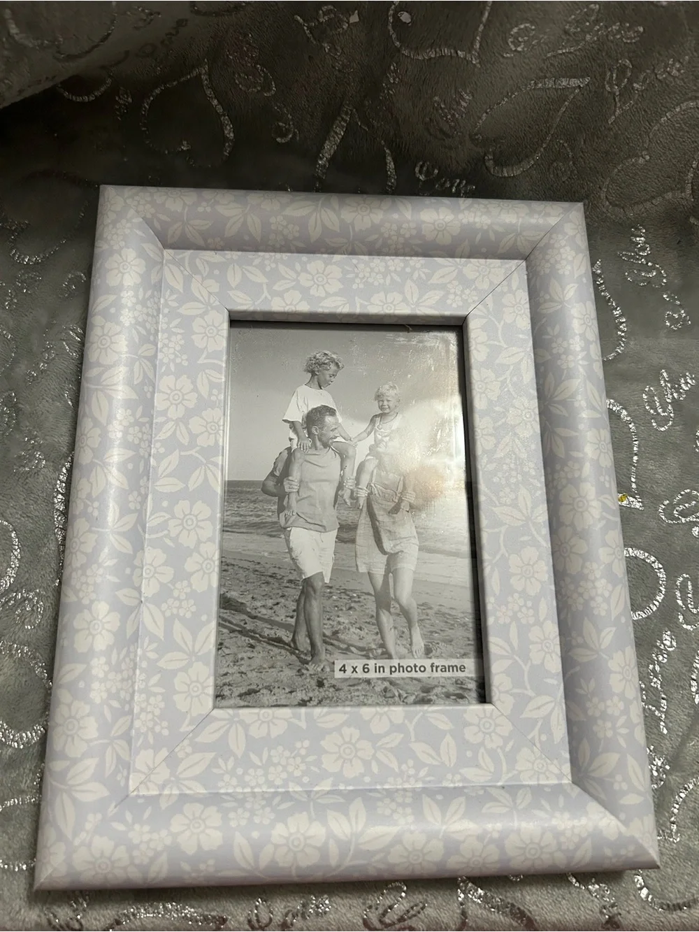 NWT New View Gifts, Pastel Blue, Floral 4x6”, Resin Picture Frame